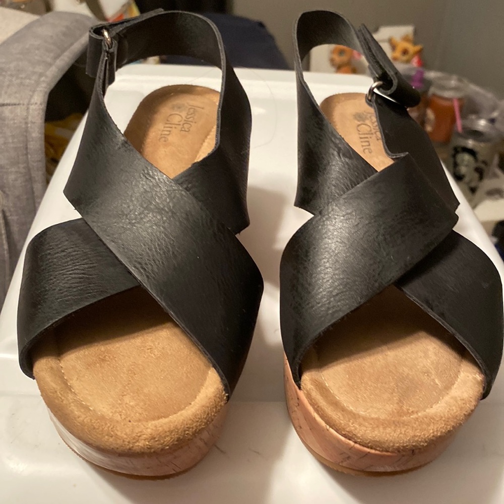 3 inch tall black strap Velcro sandals size 10 women Worn maybe once or twice